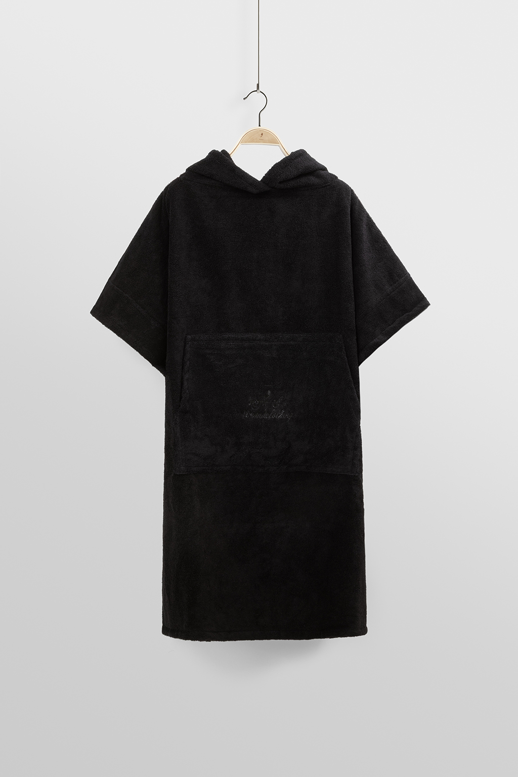 حوله پانچو مشکی