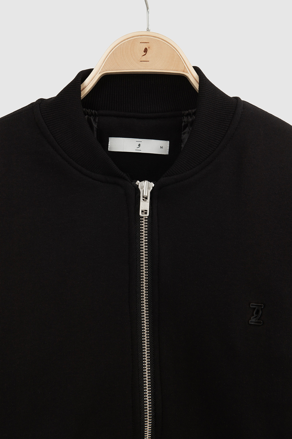 detail bomber black 1
