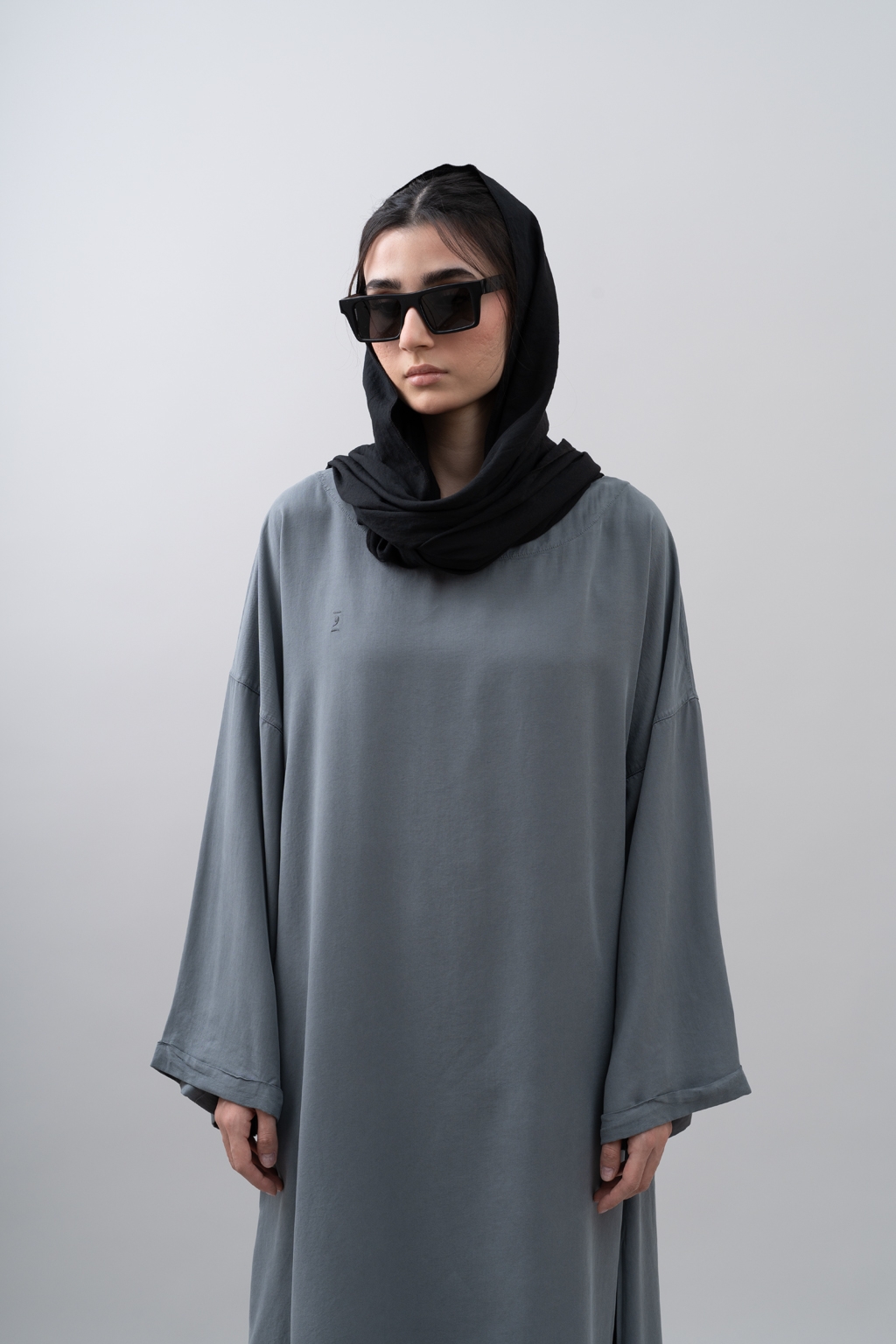 u neck gray 4