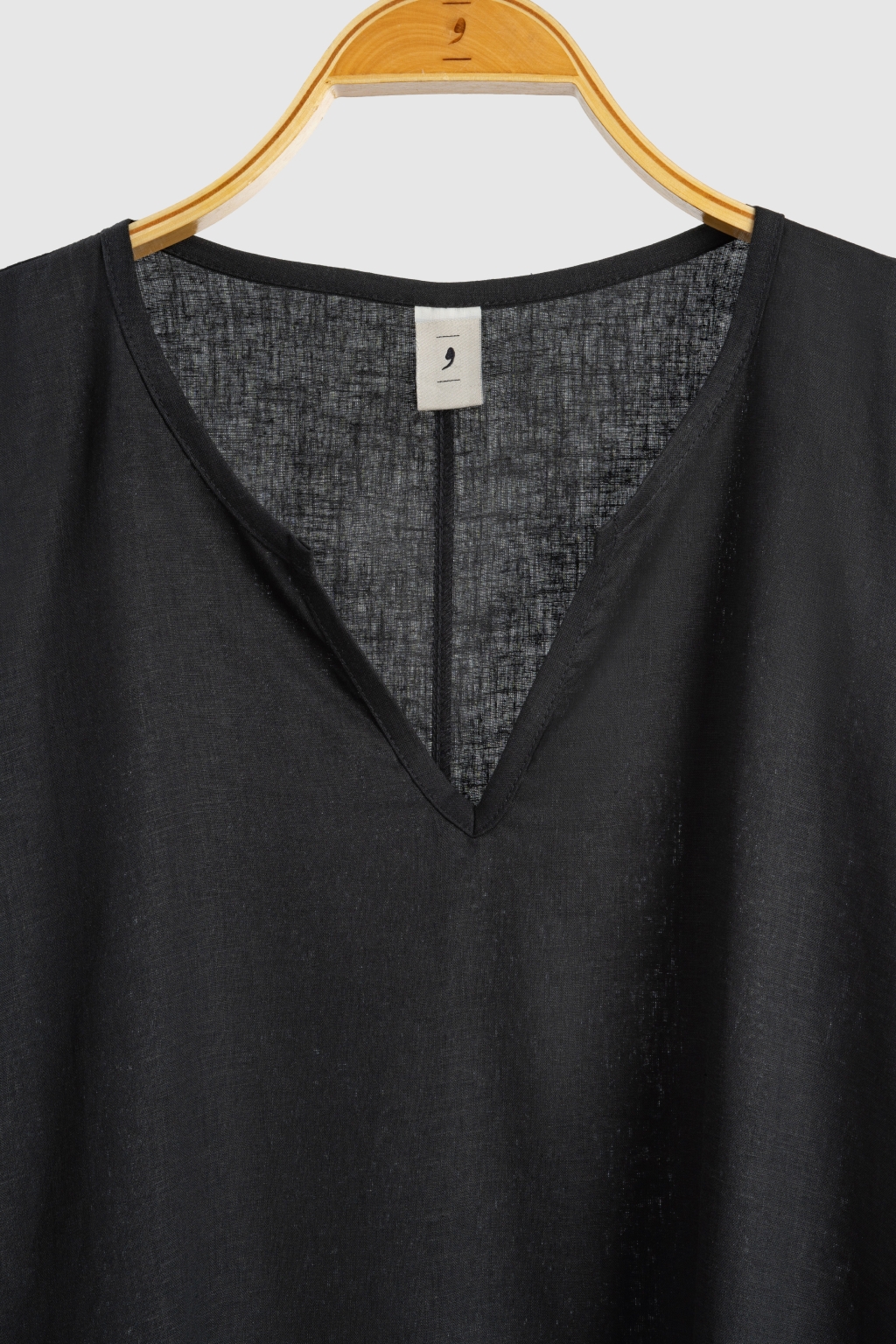 v neck black 1