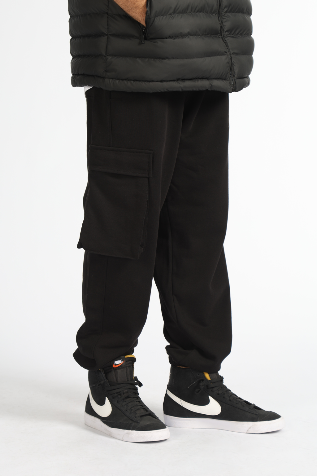 cargo black 1
