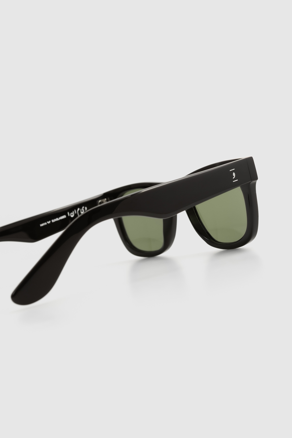 maya black green 1