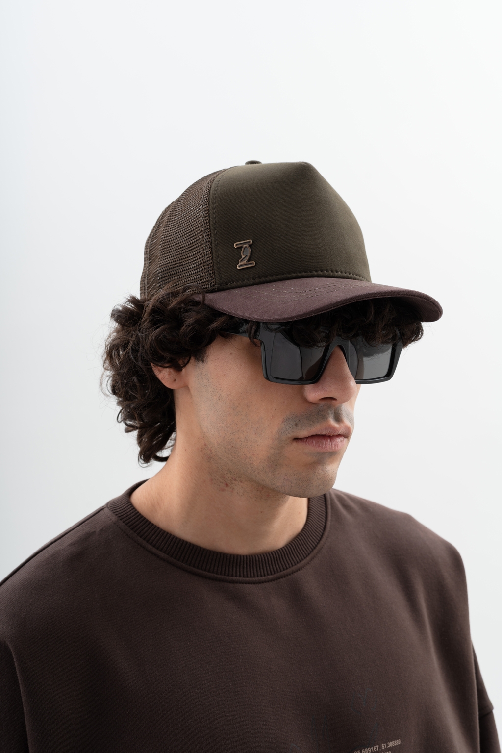 cap TRACKER dark brown 1